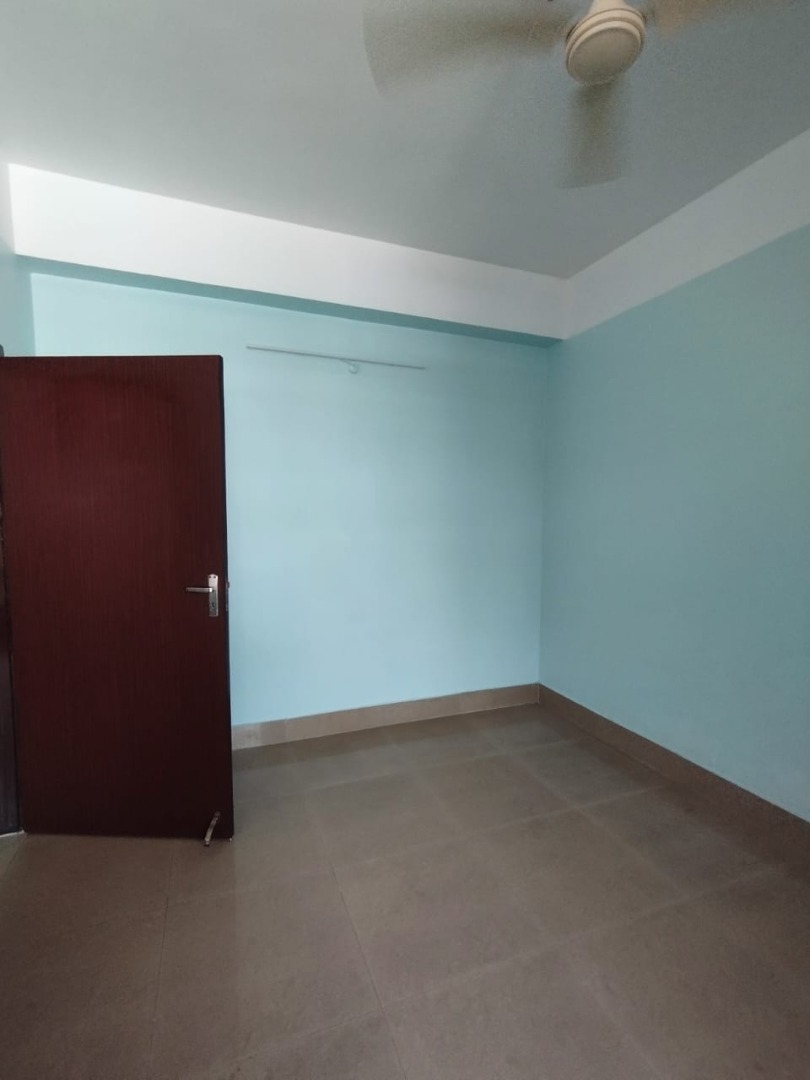 Unfurnished 3bhk in Vinayak Path, Mula Gabharu Path, Kahilipara, Guwahati, Assam, India for Rent